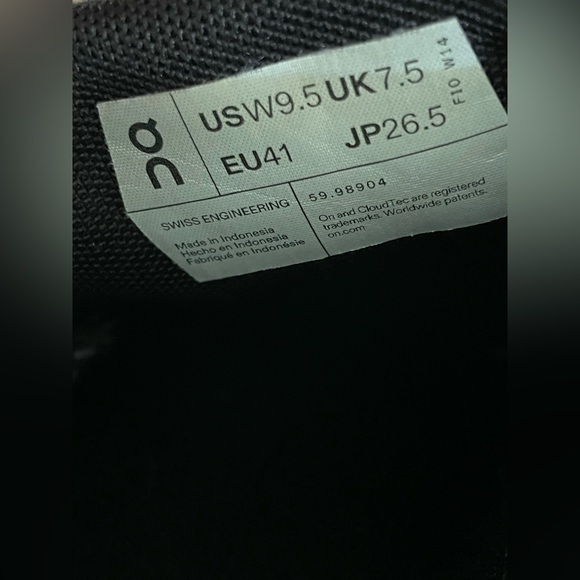 ON Cloud Running Shoes Womens Size 9.5 Black White Comfort - Picture 8 of 9